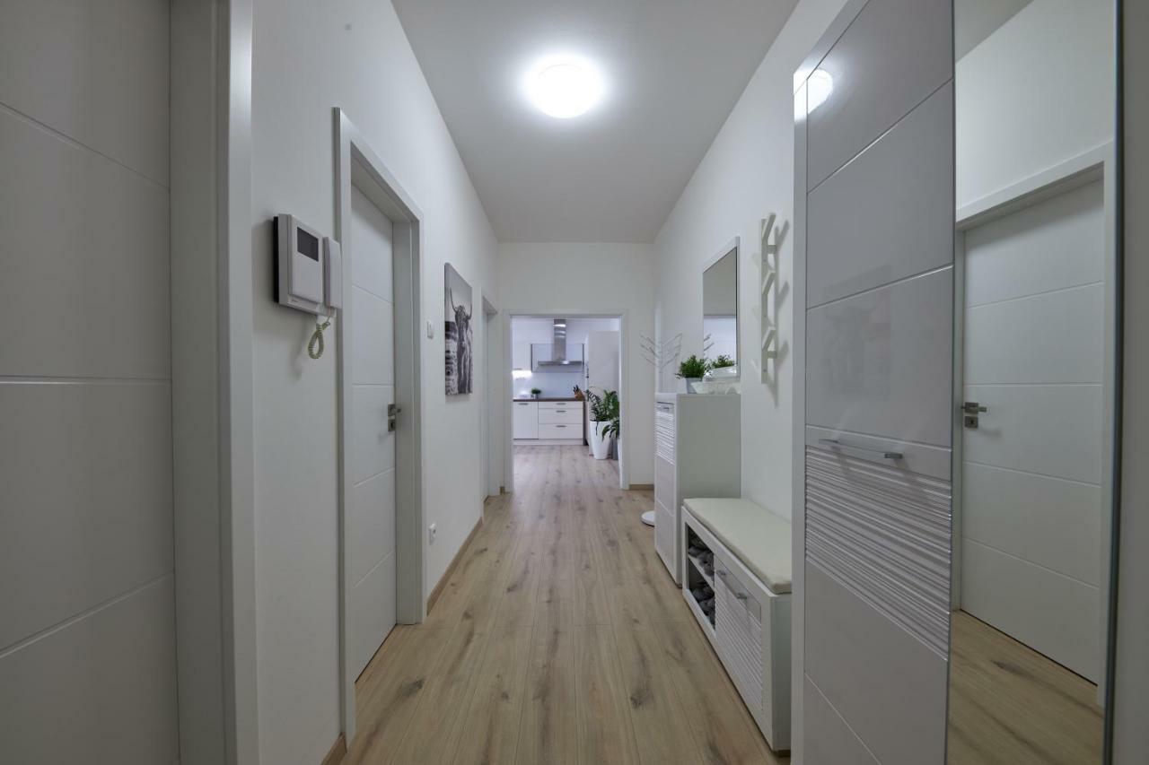 Le Monde Apartment Bratislava - Amazing 5Bdr In Downtown Exterior photo